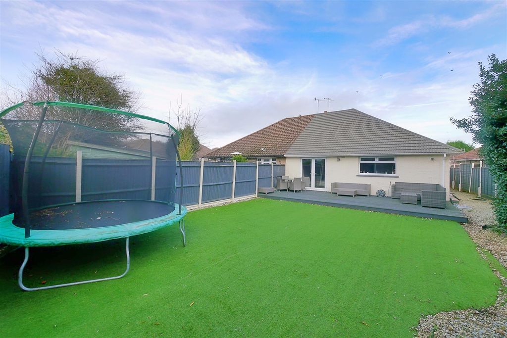 Property photo 1 of 11 Garden