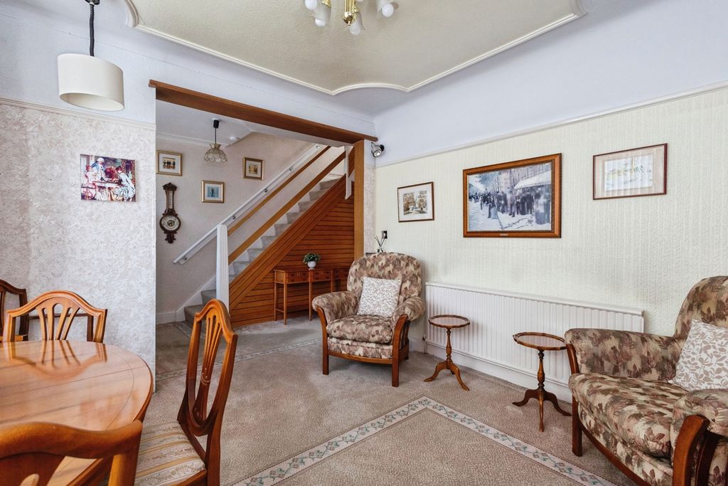 Property photo 3 of 16 Photo