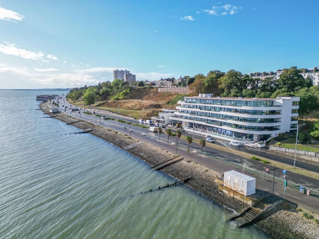 Property photo 1 of 24 Clifftown Shore