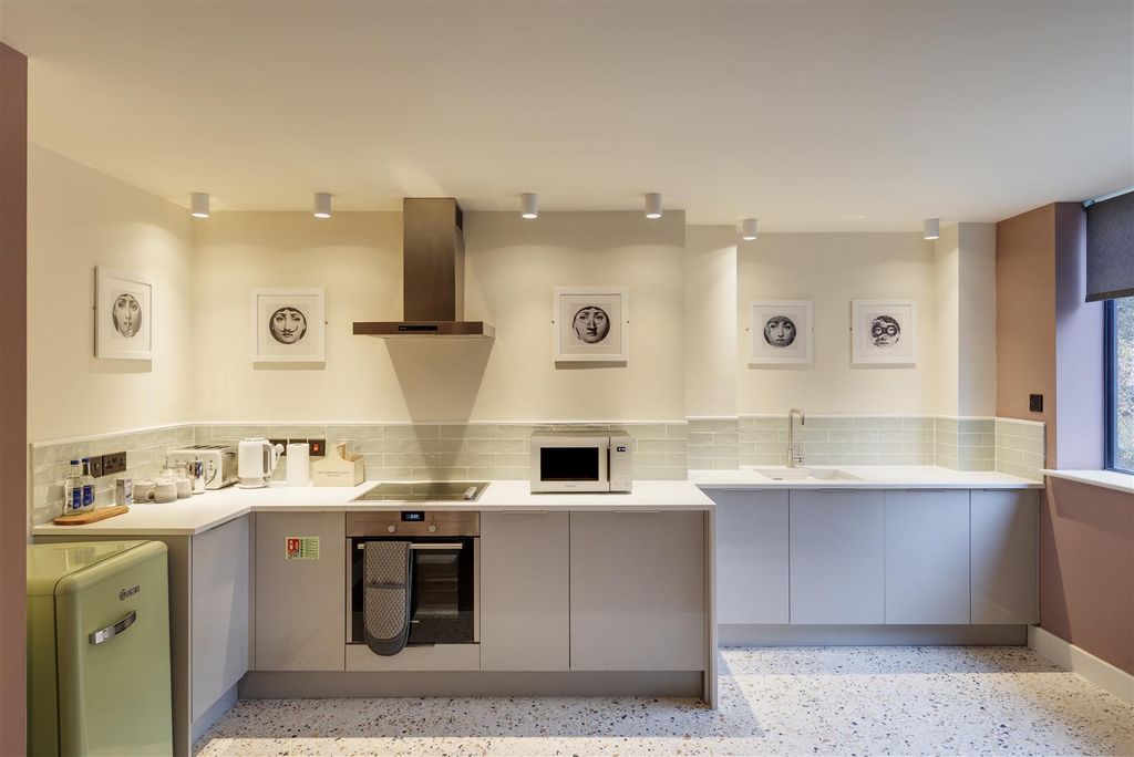 Property photo 3 of 16 23.Jpg