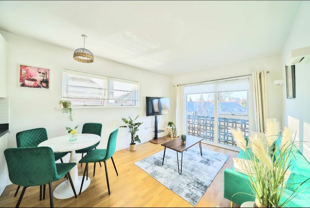 Property photo 2 of 8 1