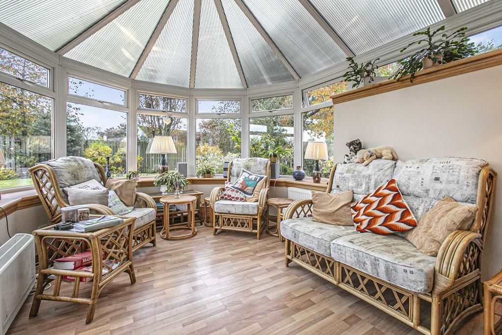 Property photo 3 of 32 Cup1330Jmp Conservatory.Jpg