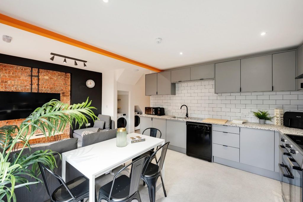 Additional image 5 of 7 bed property to rentMayville Avenue, Filton BS34