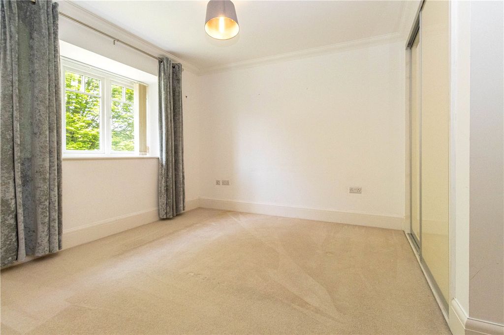 Additional image 6 of 2 bed flat for saleLeyton Road, Harpenden, Hertfordshire AL5