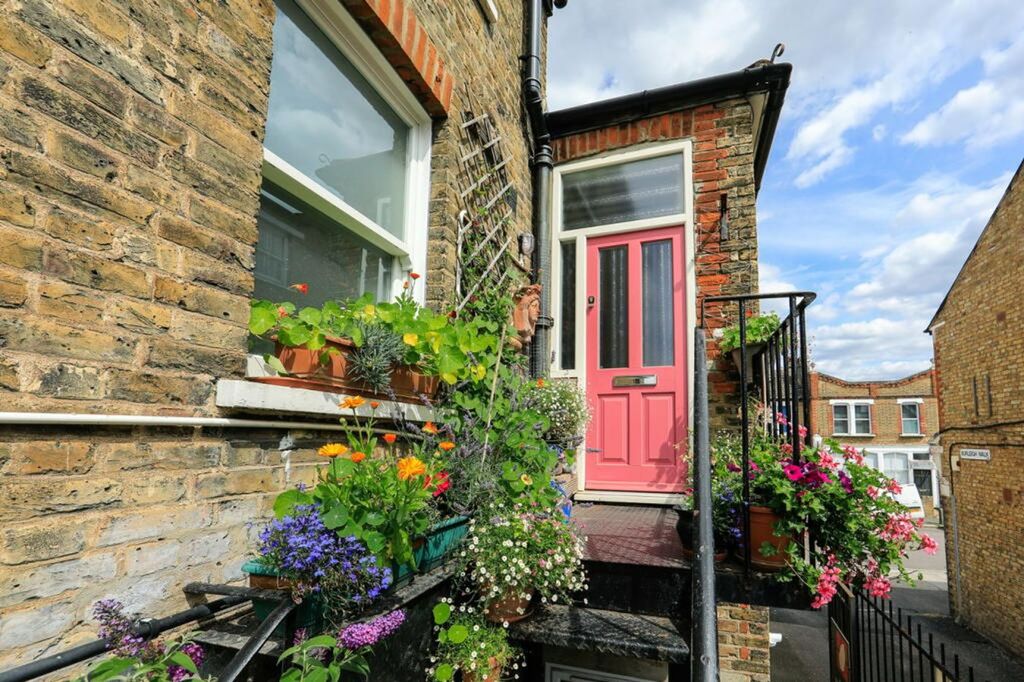 Property photo 3 of 13 Entrance