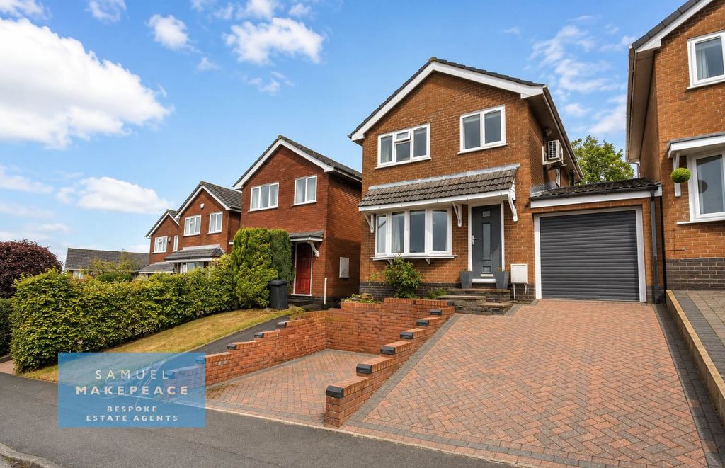 Property photo 1 of 15 Three Bedroom Detached For Sale