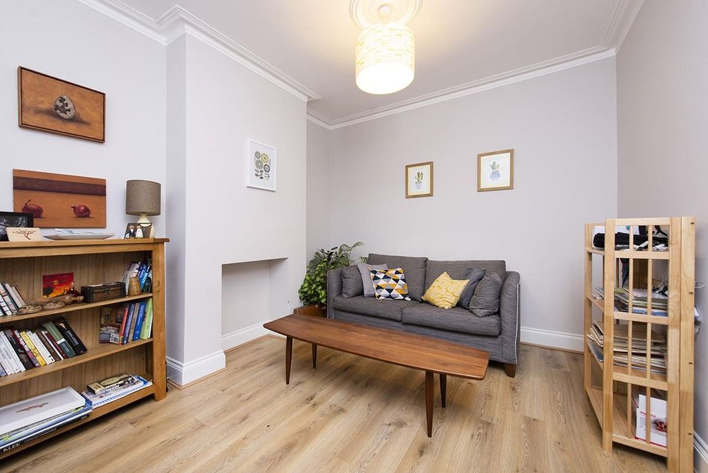 Property photo 2 of 11