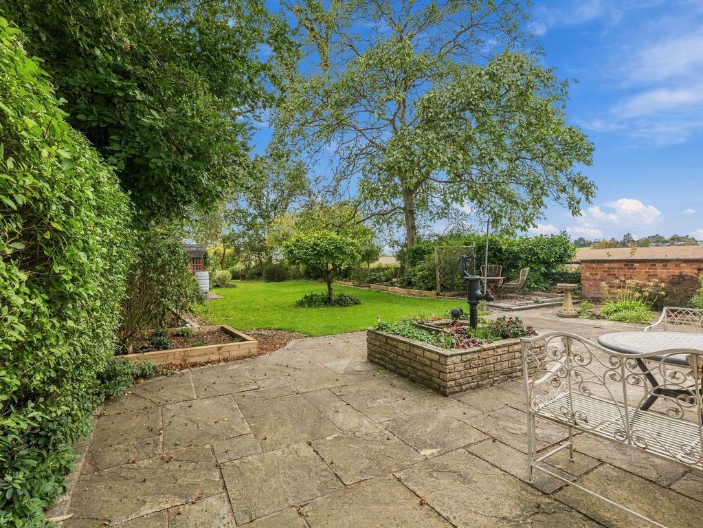 Property photo 2 of 42