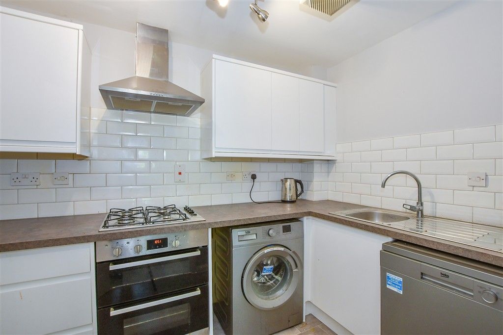 Property photo 2 of 9 Kitchen