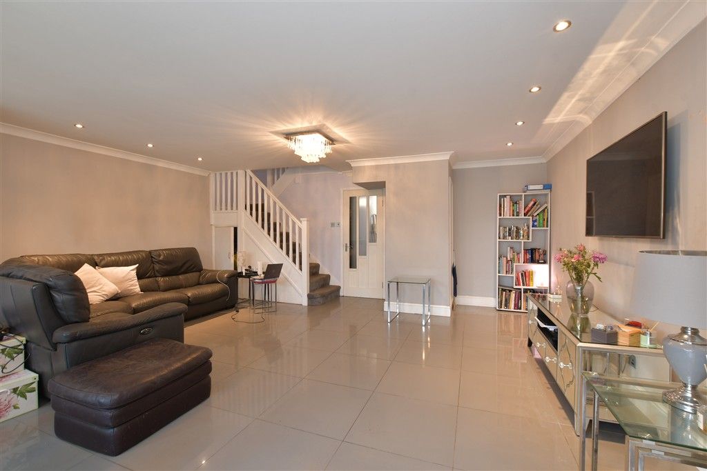 Property photo 3 of 13 Lounge/Dining Room