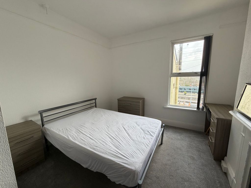 Property photo 2 of 7 Bedroom