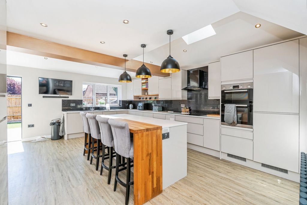 Property photo 3 of 29 Pbox-Img.Jpg