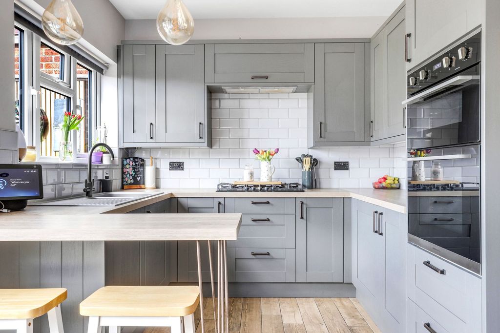 Property photo 3 of 20