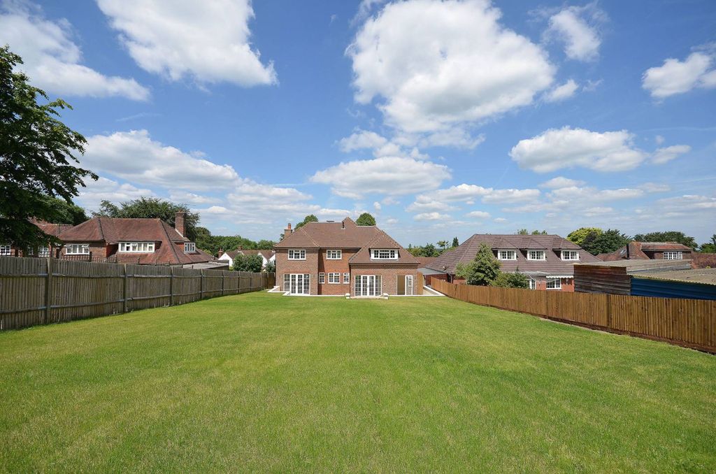 Property photo 2 of 16