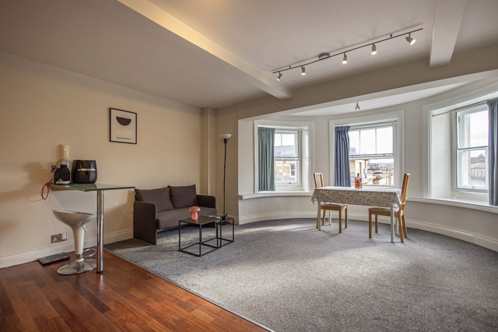 Property photo 1 of 10 1