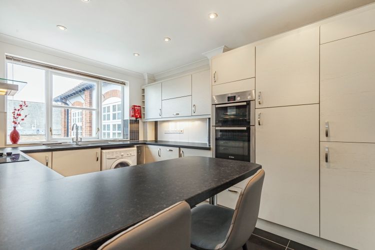 Property photo 3 of 7 305598