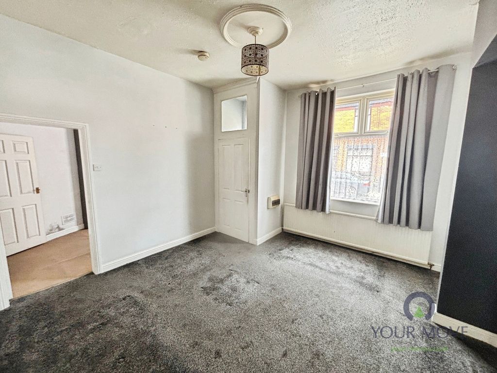 Property photo 3 of 16 Living Room