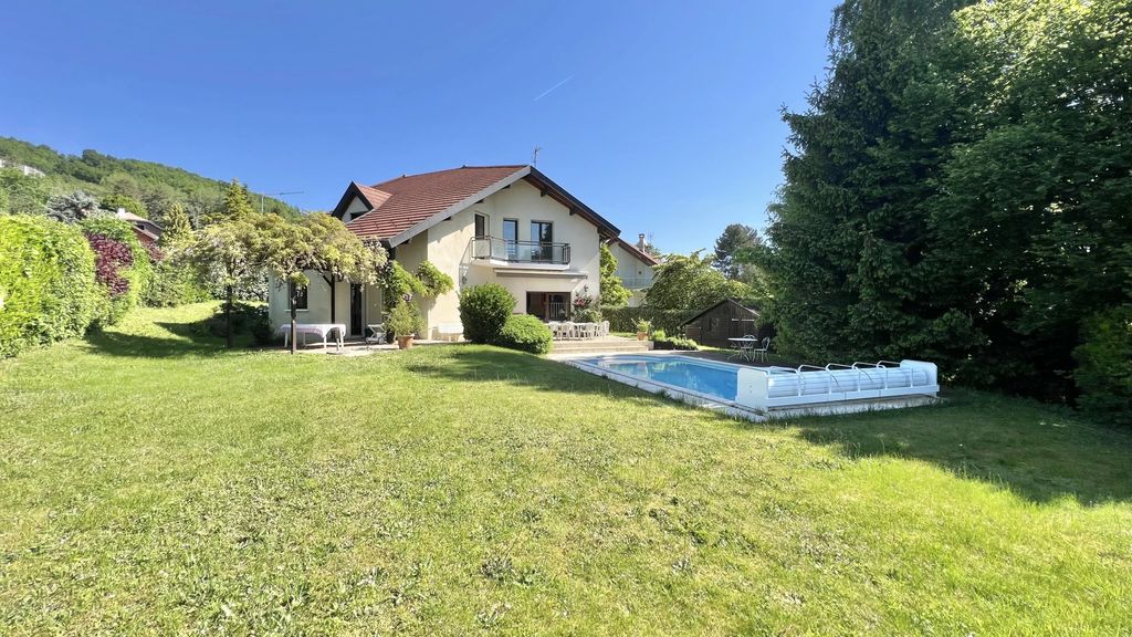 Property photo 1 of 40