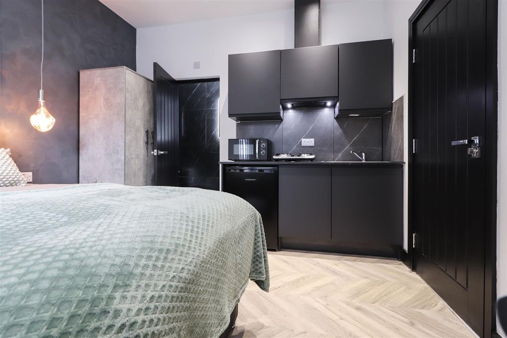 Property photo 2 of 10 Kingsway-2.Jpg