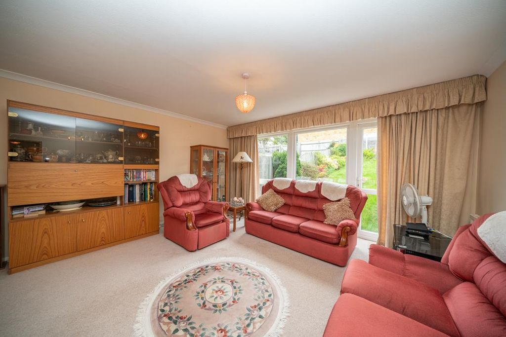 Property photo 3 of 12 21-Charlesworth-Close-1559.Jpg