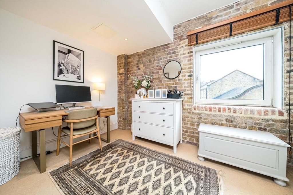 Property photo 3 of 20