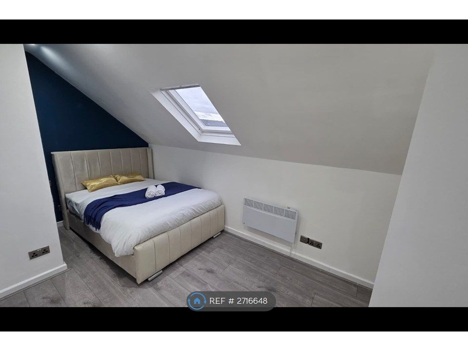 Property photo 2 of 6 Bedroom 1