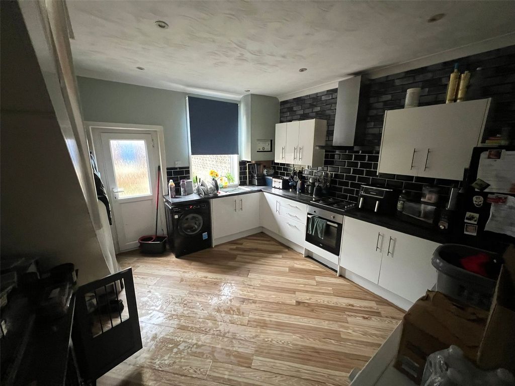 Property photo 2 of 13 Picture No. 12