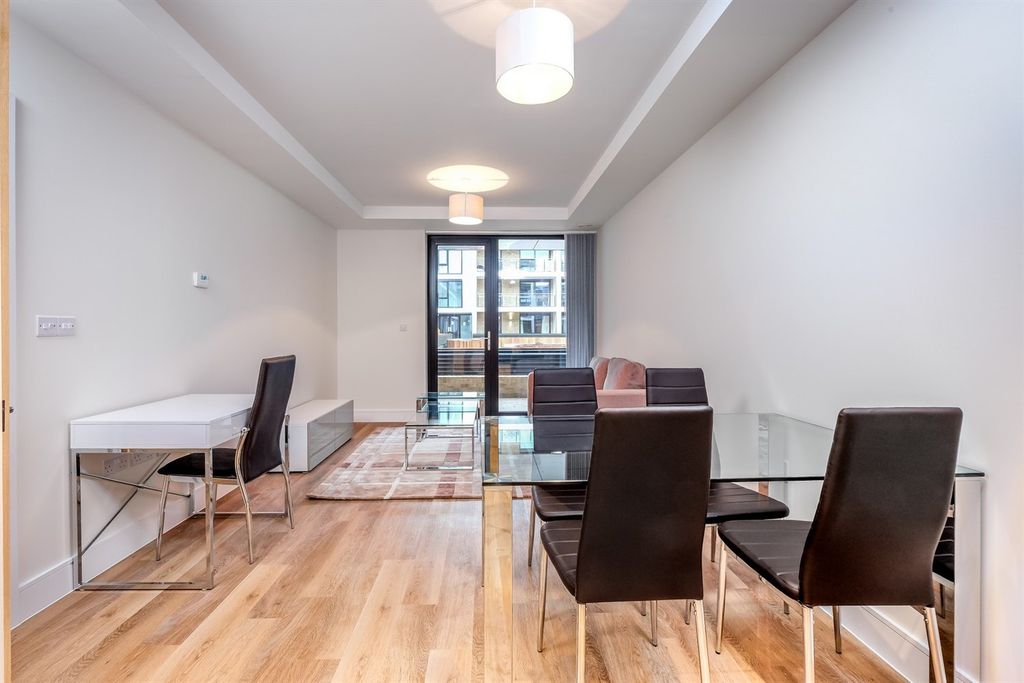 Property photo 1 of 9 Open Plan
