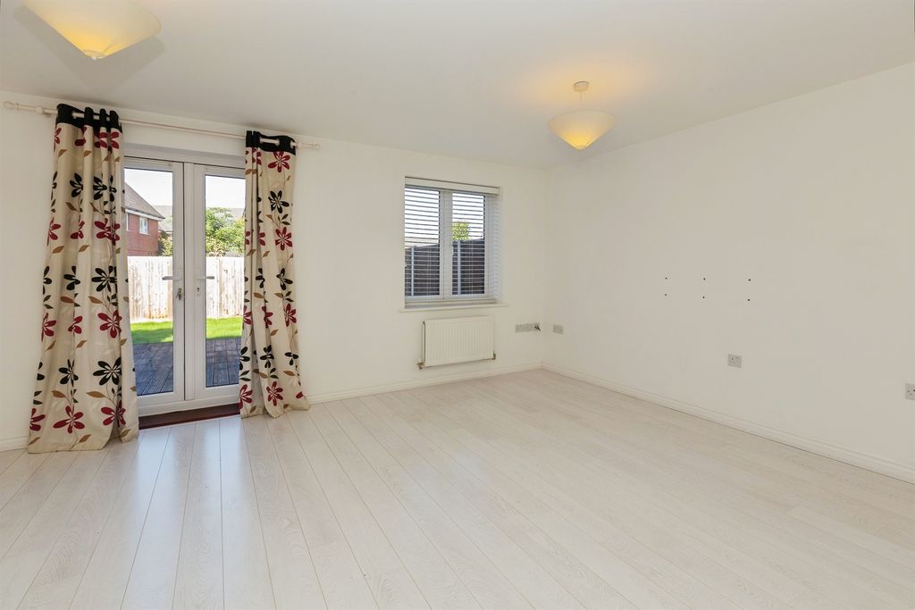 Property photo 3 of 23