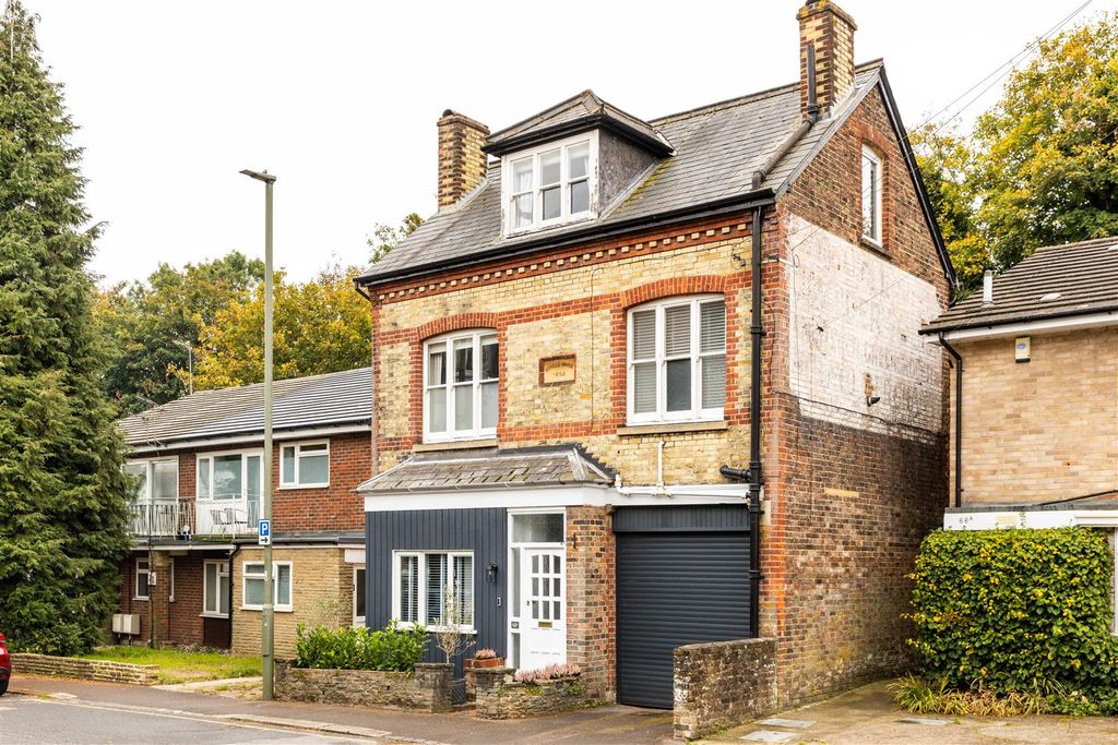 Property photo 1 of 27