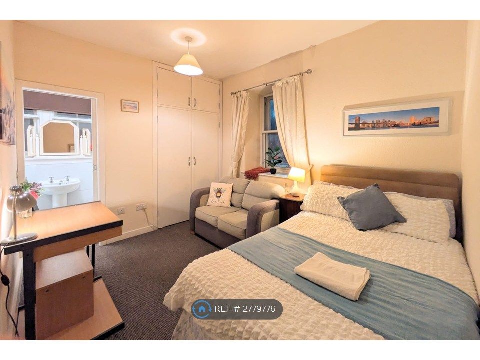 Property photo 1 of 8 Room 1 - Ensuite Double
