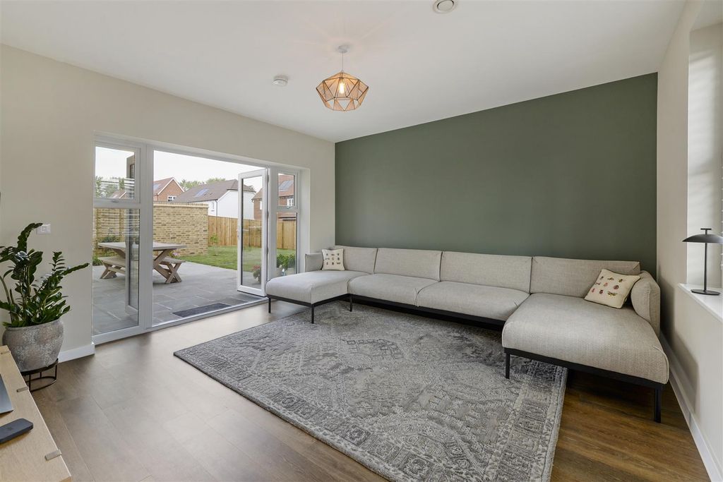 Property photo 3 of 26 17Newbridge03.Jpg