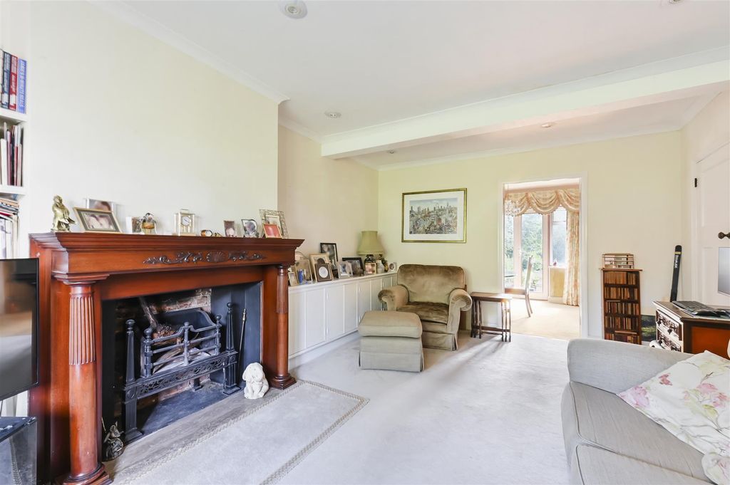 Property photo 3 of 26 Copse Edge, 22- (6).Jpg