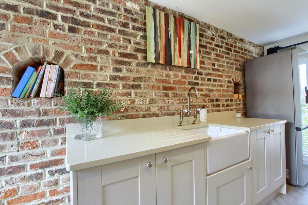 Property photo 3 of 16 Lk2.Jpg