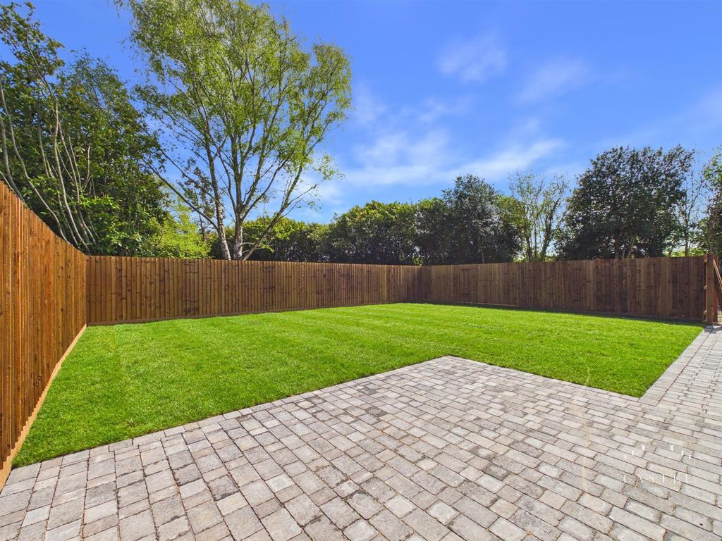 Property photo 2 of 30