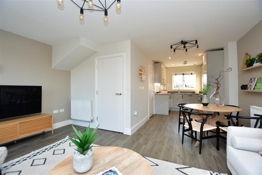 Property photo 3 of 10 Lounge/Kitchen/Diner