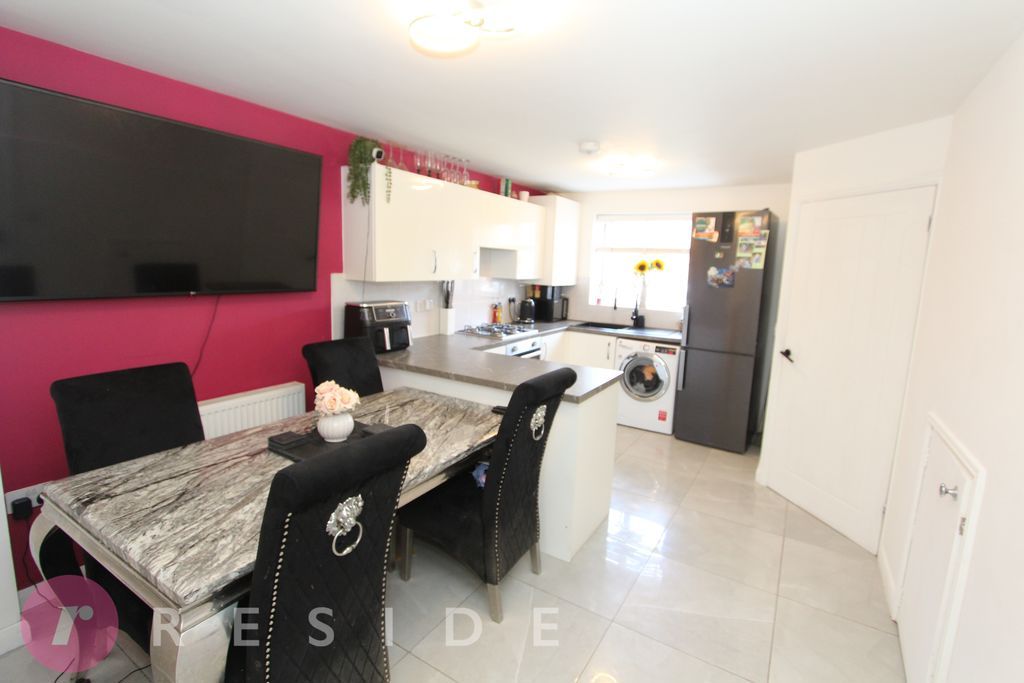 Property photo 2 of 14 Dining Kitchen