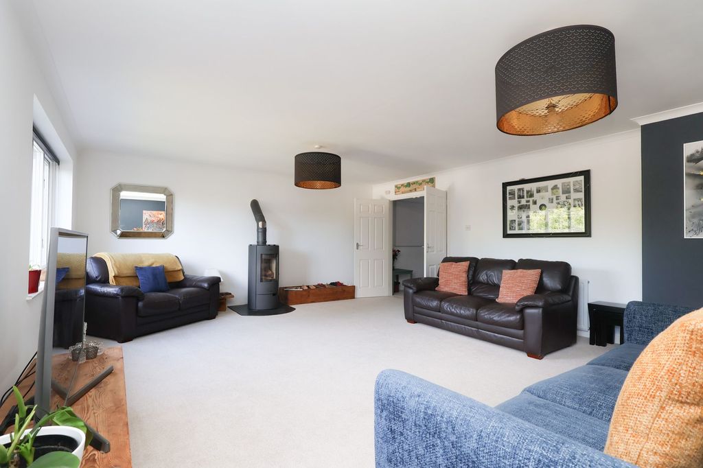 Property photo 3 of 50