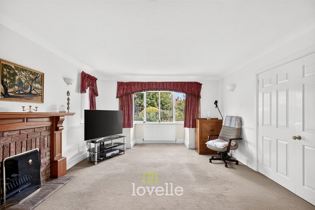 Property photo 3 of 27