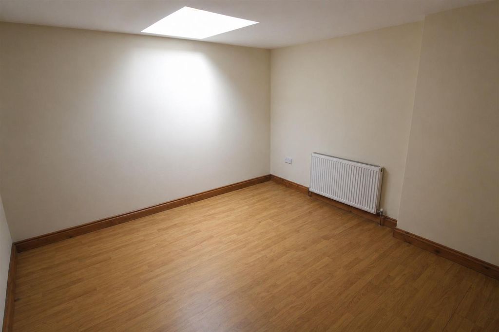 Property photo 2 of 20 F1 Bedroom..Png