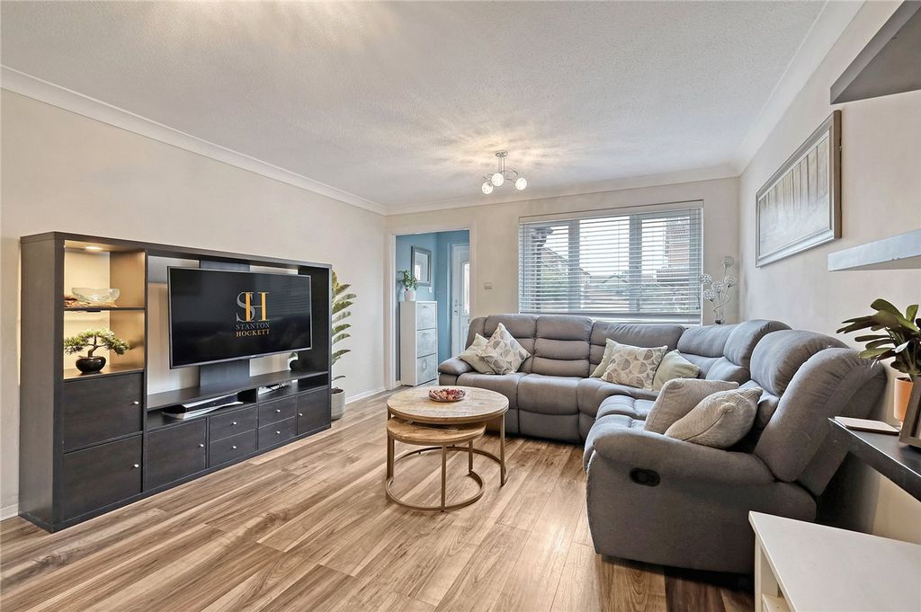 Property photo 2 of 8 Picture No. 12