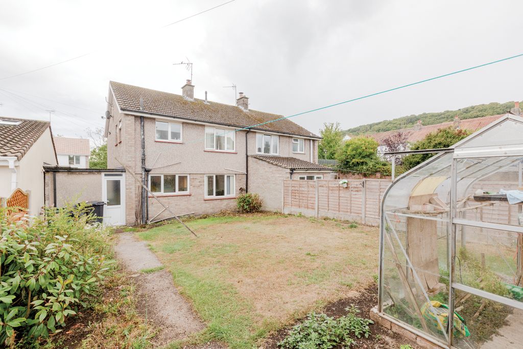Property photo 2 of 13 Photo 16