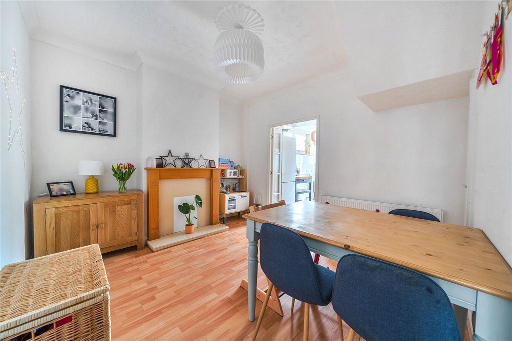 Property photo 3 of 10 Dining