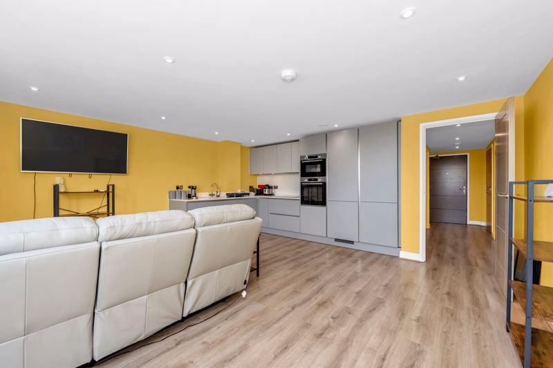 Property photo 3 of 10 Sitting Room / Kitchen