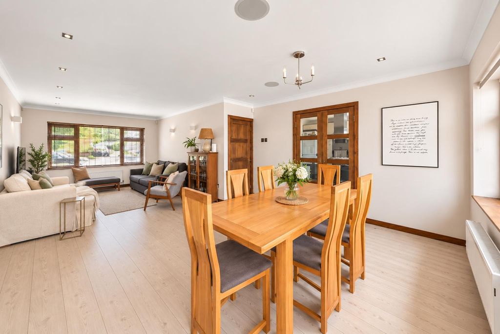 Property photo 2 of 13 224Be1Fd-0c61-4127-Bd6B-A0Fa5E5E54B3.Png