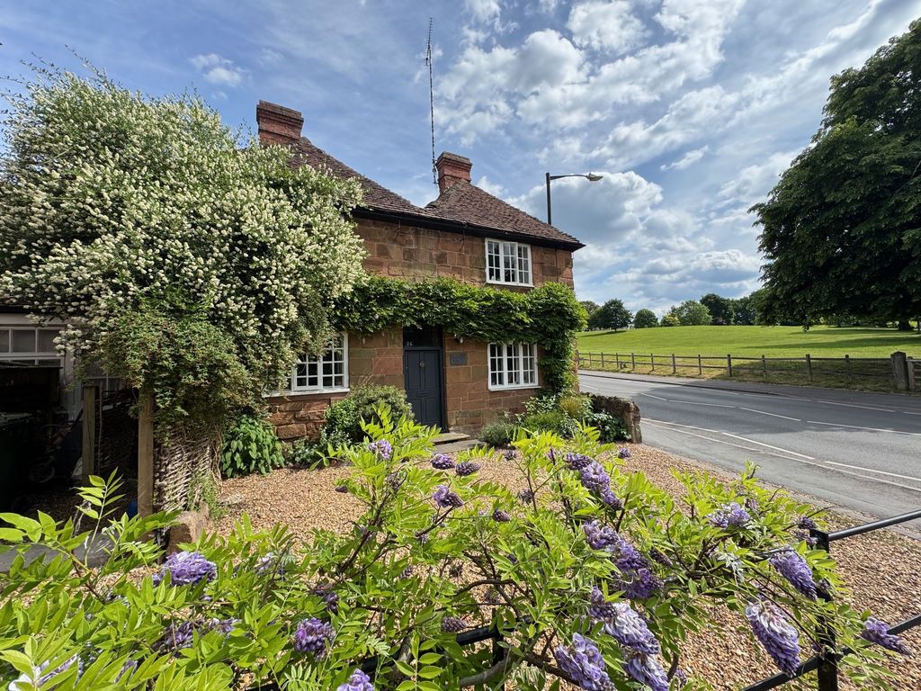 Property photo 1 of 34 Old Market House Front