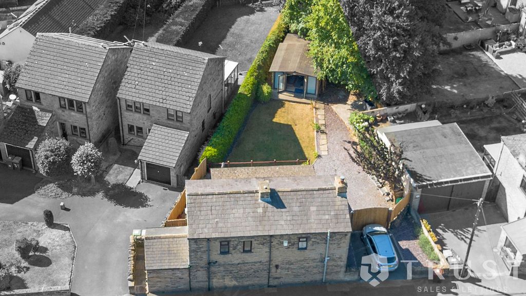 Property photo 2 of 40