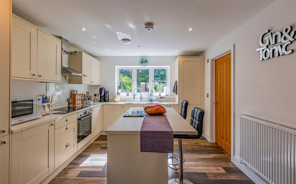 Property photo 2 of 13 Bx1A2265-Hdr-Edit.Jpg