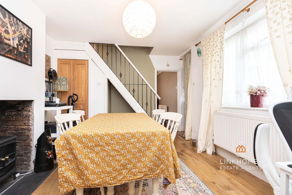 Property photo 2 of 22