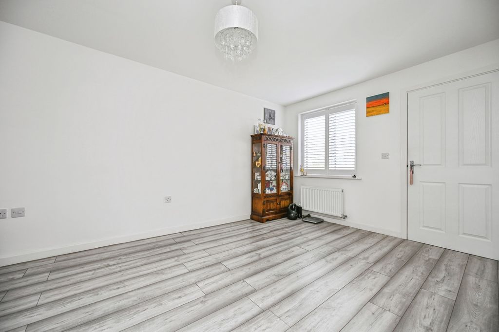 Property photo 3 of 15 Pbox-Img.Jpg